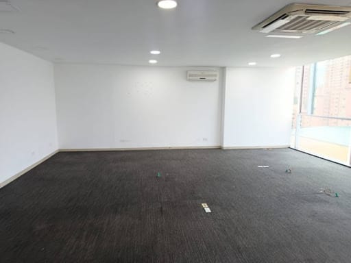 Oficina en arriendo en Milla De Oro, Medellín, 95 m² · foto 3 de 8