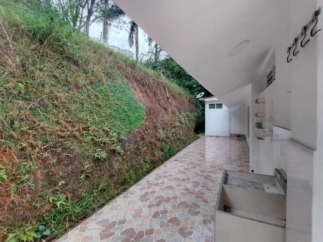 Casa de 3 alcobas en venta en La Buitrera, Cali, 200 m² · foto 3 de 24