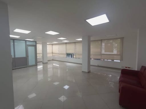 Oficina en arriendo en Cuarta Brigada, Medellín, 320 m² · foto 2 de 13