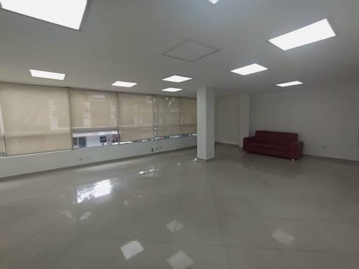 Oficina en arriendo en Cuarta Brigada, Medellín, 320 m² · foto 3 de 13
