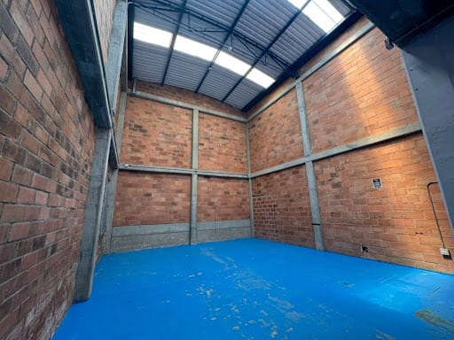 Bodega en arriendo en Sajonia, Medellín, 250 m² · foto 6 de 21
