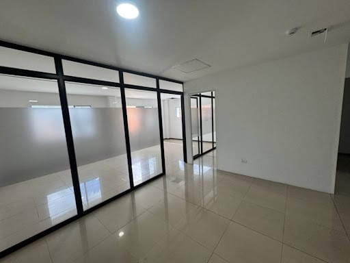 Bodega en arriendo en Sajonia, Medellín, 250 m² · foto 14 de 21