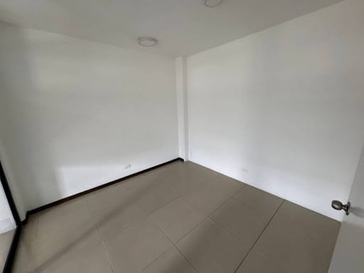 Bodega en arriendo en Sajonia, Medellín, 250 m² · foto 17 de 21