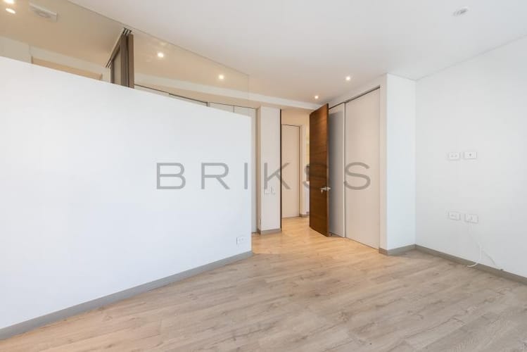 Apartamento de 2 alcobas en venta en Los Rosales, Bogotá, 112 m² · foto 9 de 14