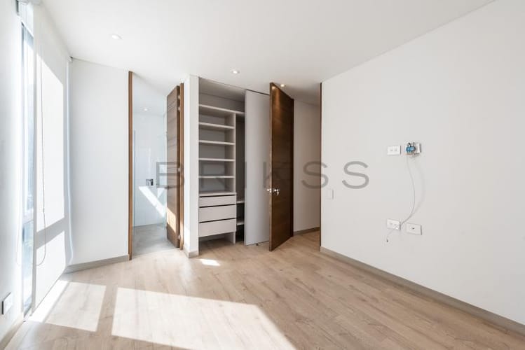 Apartamento de 2 alcobas en venta en Los Rosales, Bogotá, 112 m² · foto 12 de 14