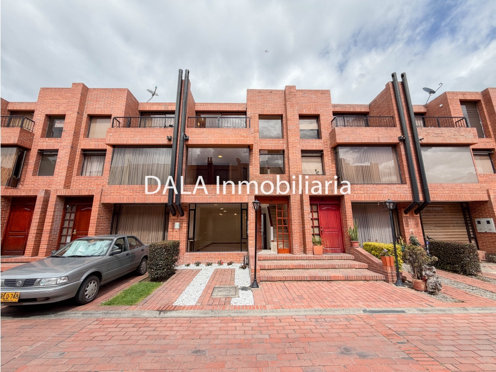 Casa en venta en Santa Rita, Chía · foto 2 de 24