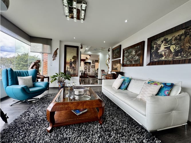 Casa de 4 alcobas en venta en Vereda Suba Naranjos, Bogotá, 321 m² · foto 2 de 24