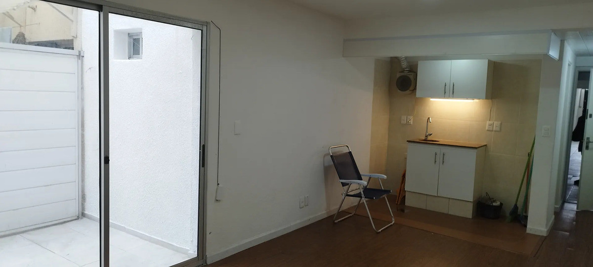 Alquiler De Monoambiente Planta Baja Patio Pequeño En Aguada · Foto 9
