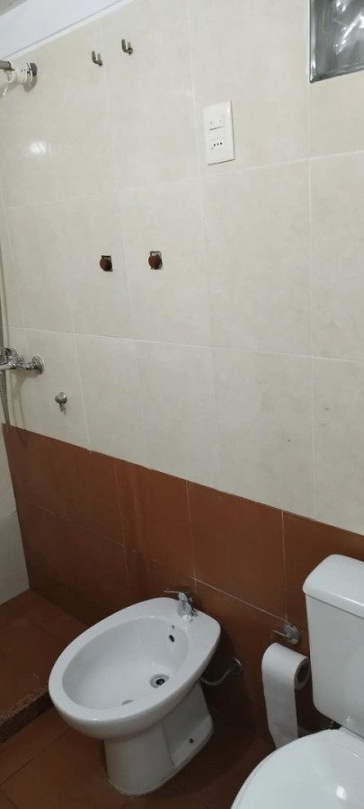 Alquiler De Monoambiente Planta Baja Patio Pequeño En Aguada · Foto 11