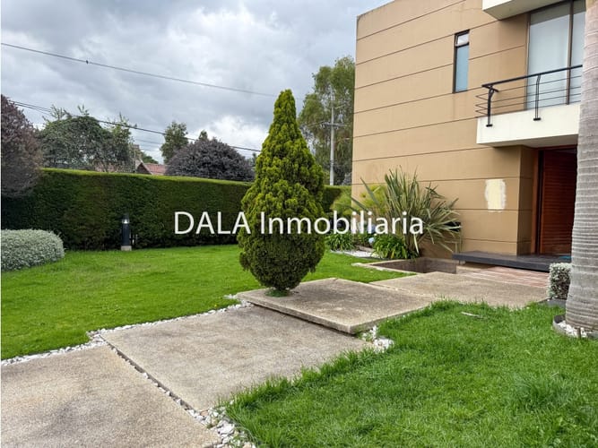 Casa de 4 alcobas en venta en Cr El Bosque, Chía, 289 m² · foto 2 de 24