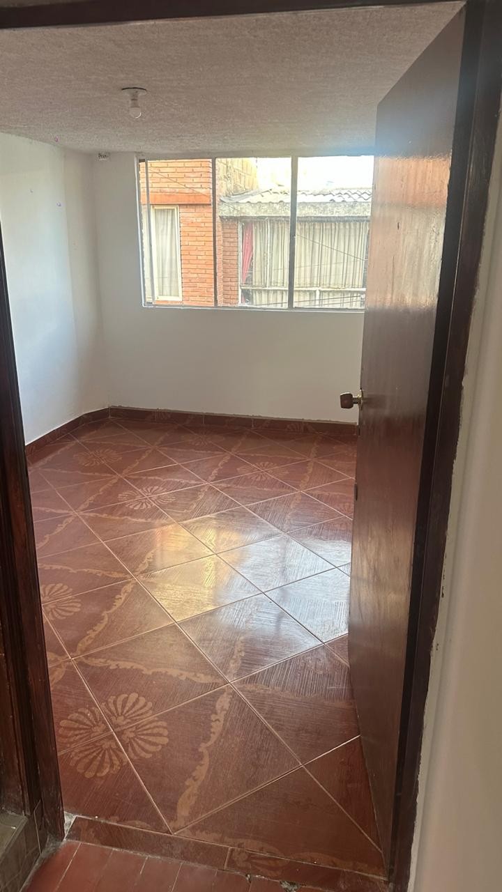 Casa en venta en Engativá, Bogotá · foto 2 de 8