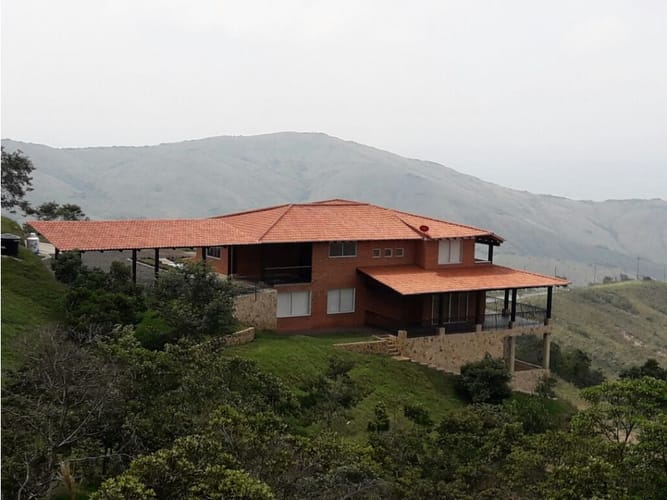 Casa de 6 alcobas en venta en Rincon Dapa, Yumbo, 708 m² · foto 4 de 24