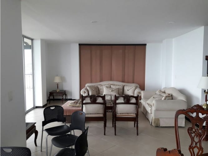 Casa de 6 alcobas en venta en Rincon Dapa, Yumbo, 708 m² · foto 11 de 24