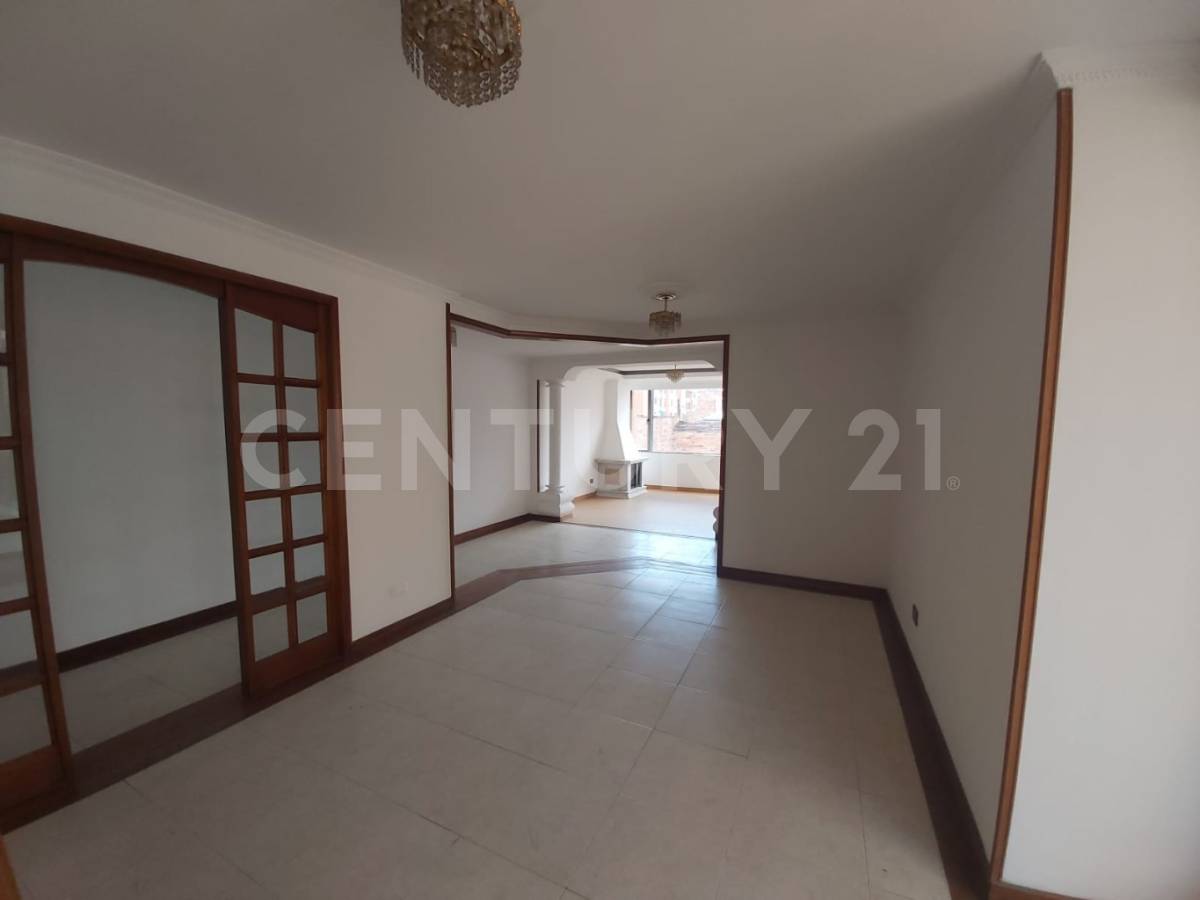 Apartamento en venta en Pontevedra, Bogotá · foto 4 de 18