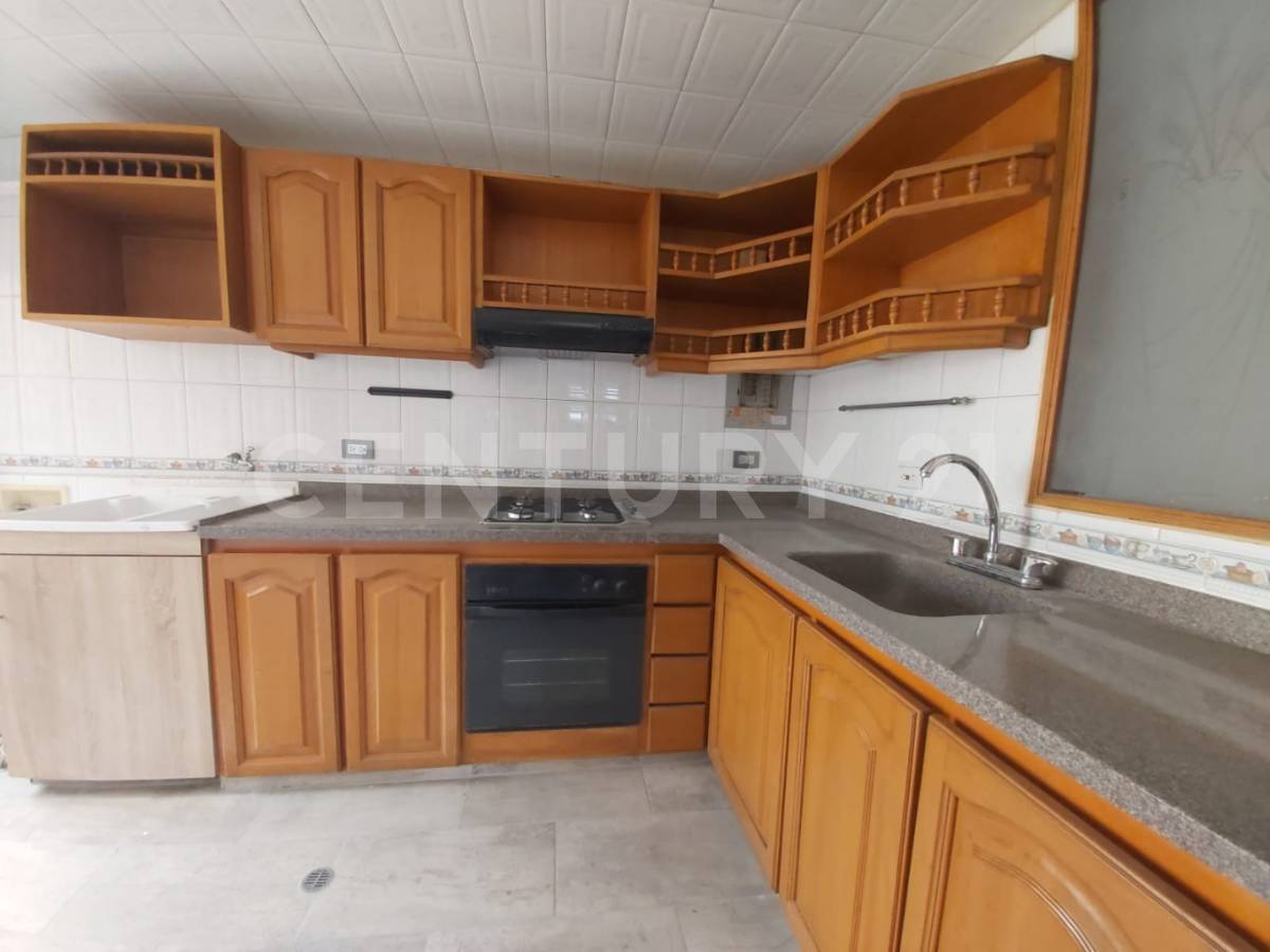 Apartamento en venta en Pontevedra, Bogotá · foto 7 de 18