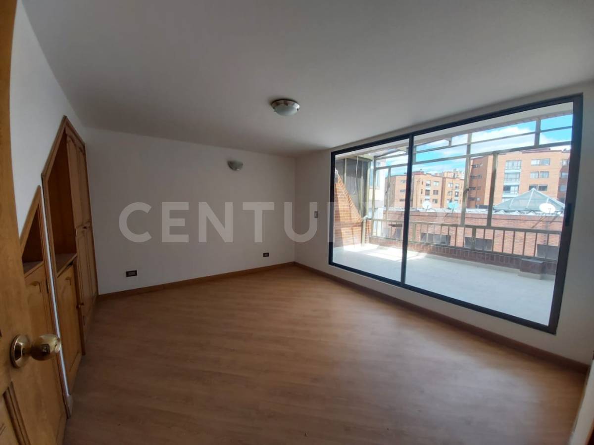 Apartamento en venta en Pontevedra, Bogotá · foto 8 de 18