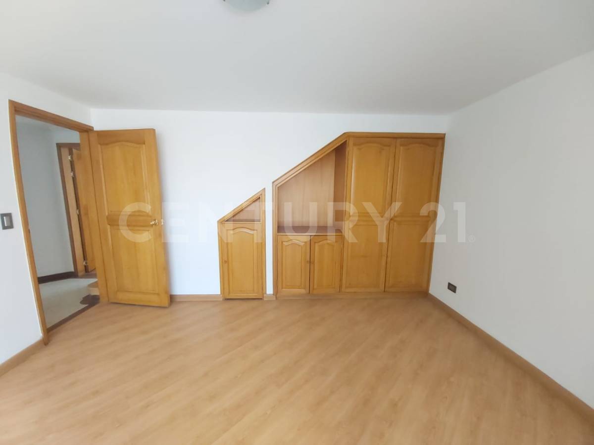 Apartamento en venta en Pontevedra, Bogotá · foto 9 de 18