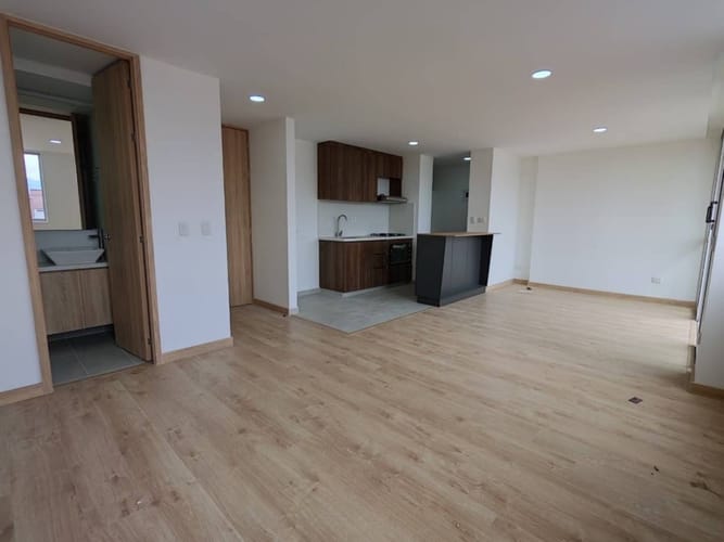 Apartamento de 2 alcobas en arriendo en Las Lomitas, Envigado, 70 m² · foto 2 de 19
