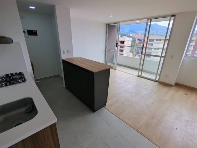 Apartamento de 2 alcobas en arriendo en Las Lomitas, Envigado, 70 m² · foto 3 de 19