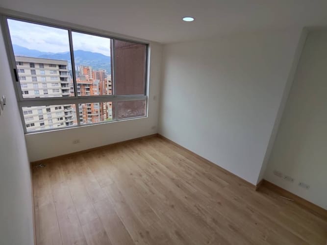 Apartamento de 2 alcobas en arriendo en Las Lomitas, Envigado, 70 m² · foto 5 de 19