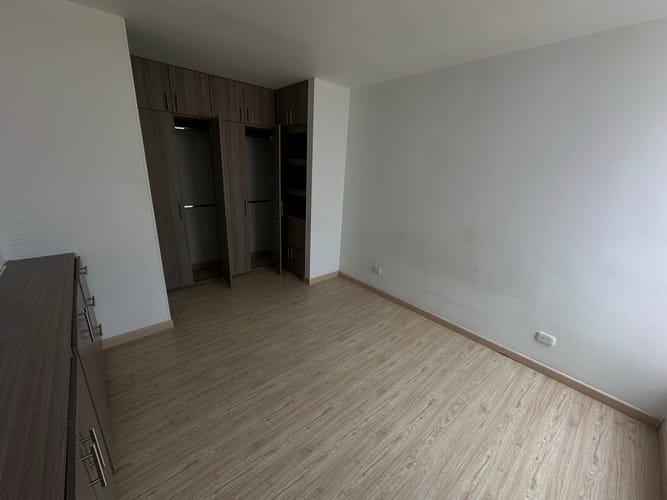 Apartamento de 3 alcobas en venta en La Prosperidad, Madrid, 63 m² · foto 7 de 11