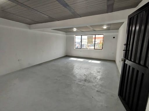 Local en arriendo en Caribe, Medellín, 30 m² · foto 2 de 9