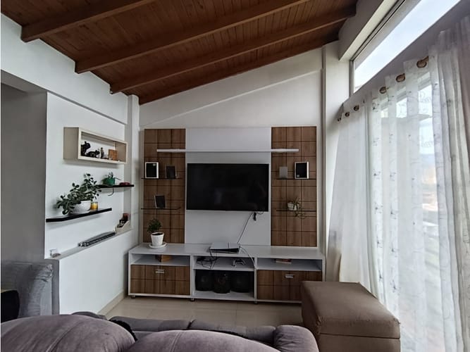 Apartamento de 3 alcobas en venta en Calasanz Parte Alta, Medellín, 76 m² · foto 2 de 12