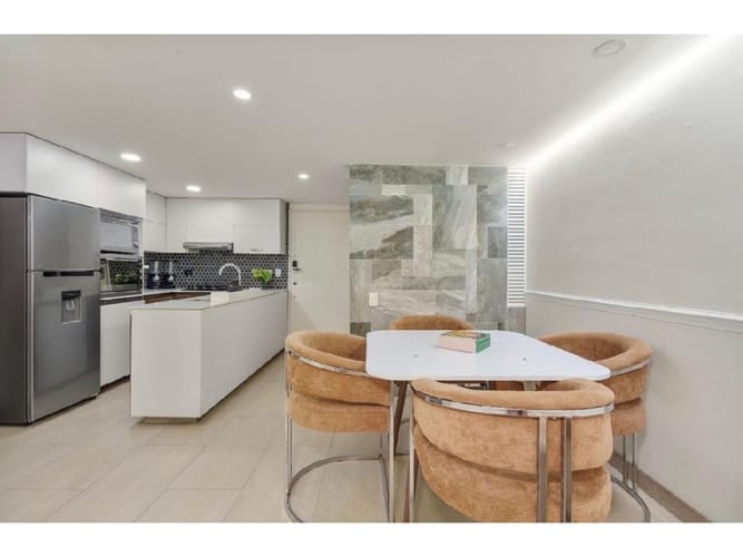 Apartamento de 2 alcobas en arriendo en Laureles, Medellín, 90 m² · foto 3 de 11