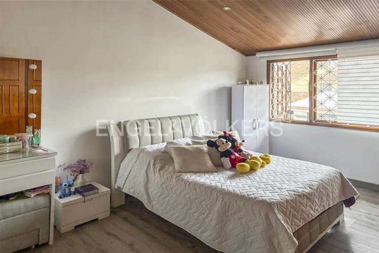 Casa de 4 alcobas en venta en Pontevedra, Bogotá, 208 m² · foto 13 de 19