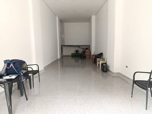 Local en arriendo en Calle Larga, La Estrella, 60 m² · foto 2 de 6