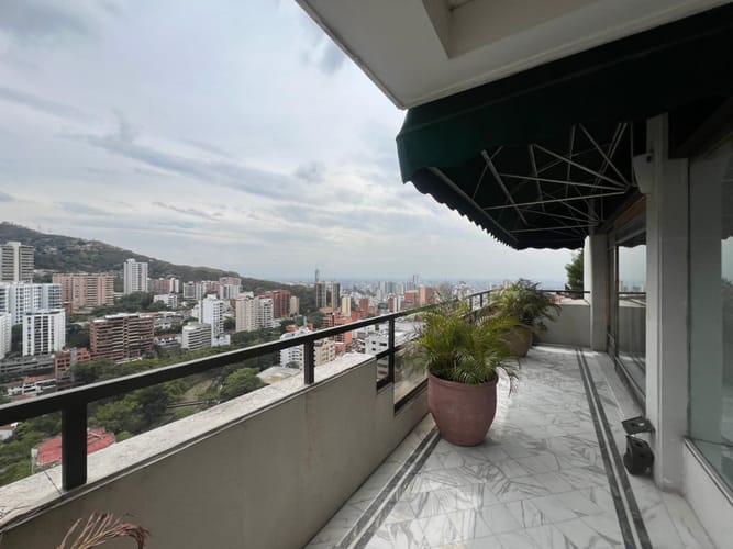 Apartamento en venta en Bellavista, Cali · foto 8 de 24