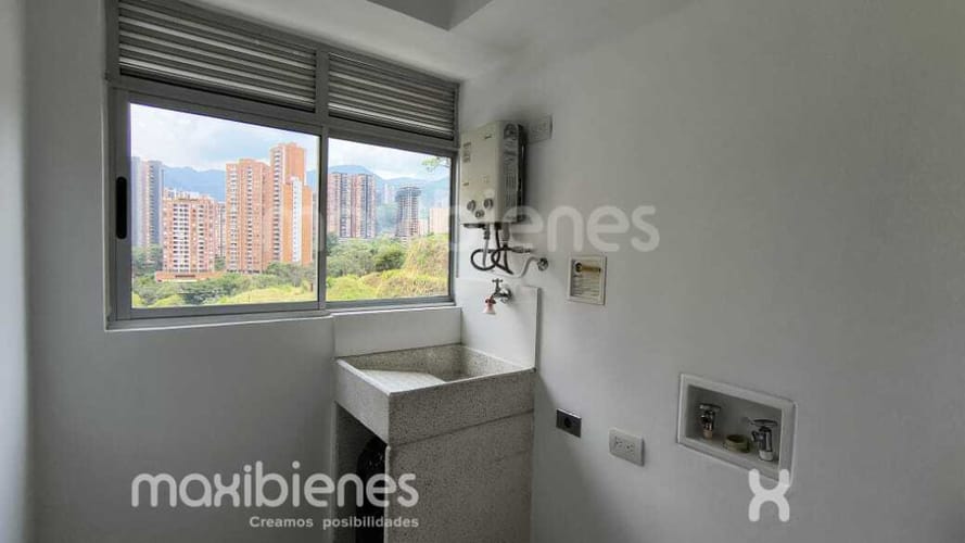 Apartamento de 3 alcobas en arriendo en Tres Esquinas, Envigado, 80 m² · foto 6 de 17