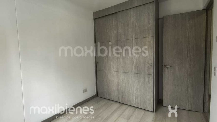 Apartamento de 3 alcobas en arriendo en Tres Esquinas, Envigado, 80 m² · foto 9 de 17