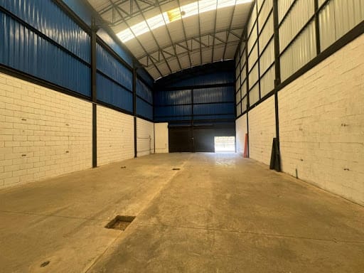 Bodega en arriendo en La Primavera, Marinilla, 200 m² · foto 2 de 8