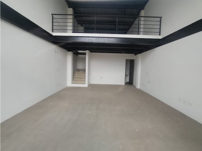 Local en venta en Pueblo Viejo, Cota, 105 m² · foto 2 de 10
