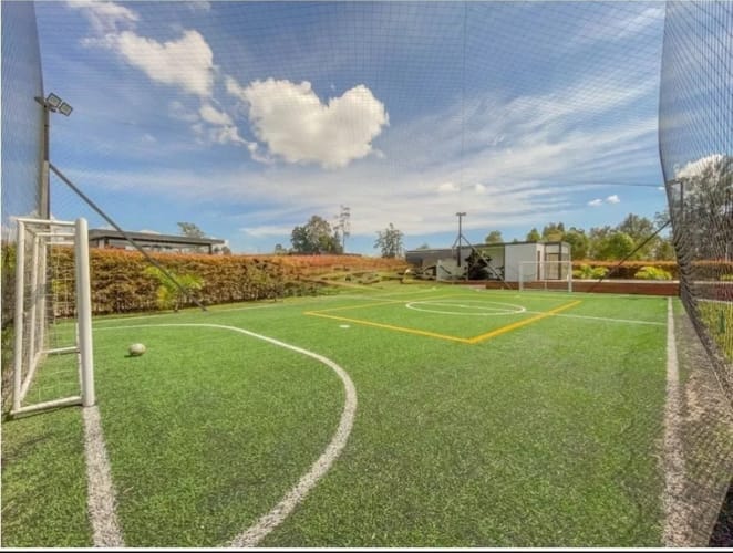 Casa de 5 alcobas en venta en Llano Grande, Rionegro · foto 11 de 24