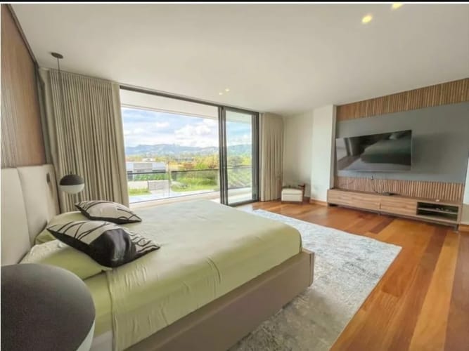 Casa de 5 alcobas en venta en Llano Grande, Rionegro · foto 15 de 24