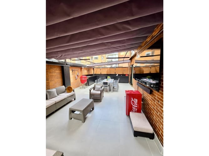 Apartamento de 2 alcobas en venta en Chicó Navarra, Bogotá, 92 m² · foto 2 de 14