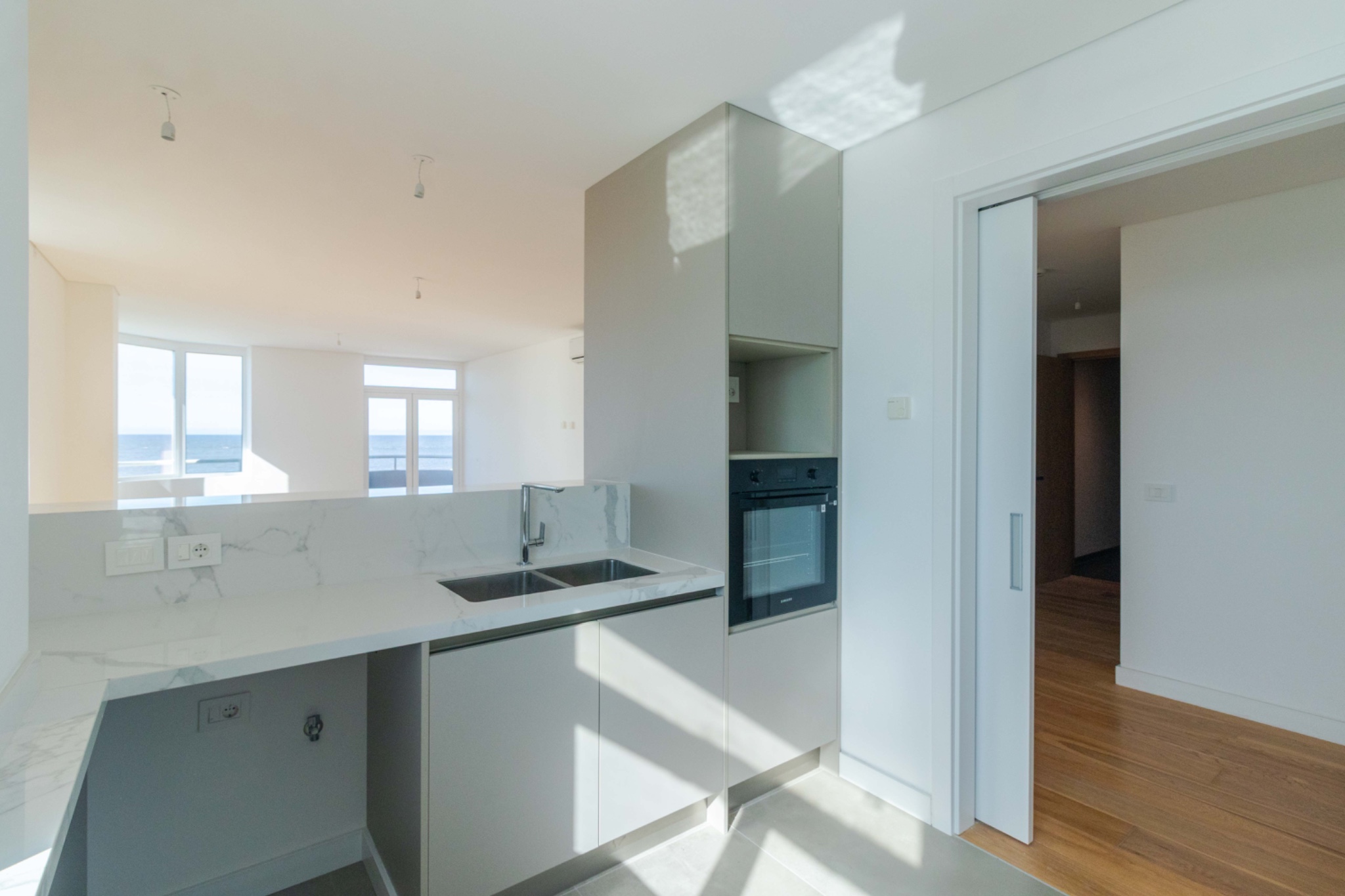 Bilu Riviera: Exclusivo apartamento con vistas panorámicas al mar, 3 dormitorios, 4 baños, garaje privado y acceso a lujosas amenities. · Foto 12