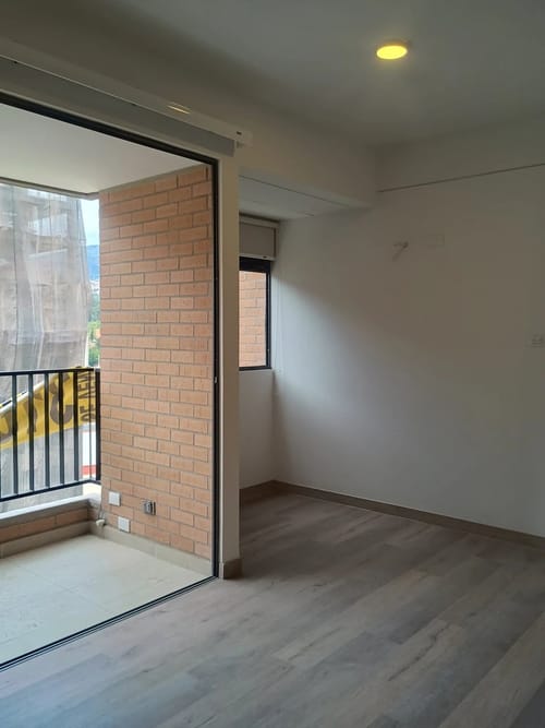 Apartamento de 3 alcobas en arriendo en Simesa, Medellín, 73 m² · foto 5 de 10