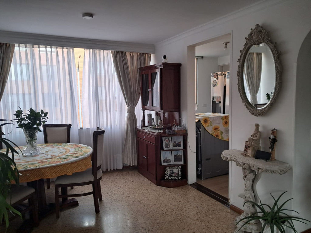 Apartamento en venta en Loma Del Esmeraldal, Envigado · foto 4 de 24