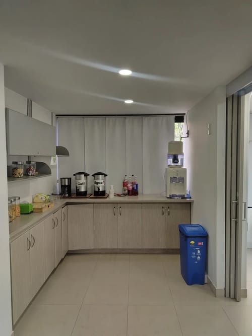 Oficina en arriendo en Alejandria, Medellín, 250 m² · foto 10 de 10