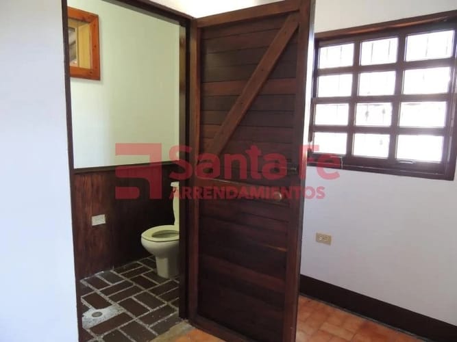 Casa de 3 alcobas en venta en Centro, La Estrella, 203 m² · foto 5 de 9