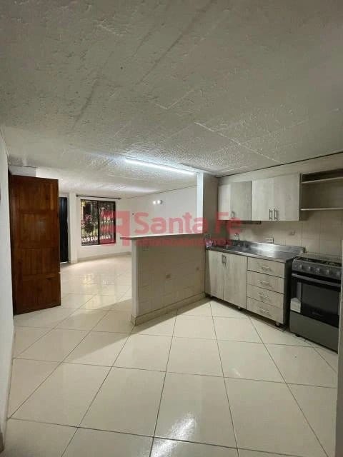 Casa de 2 alcobas en venta en Centro, La Estrella, 111 m² · foto 4 de 10