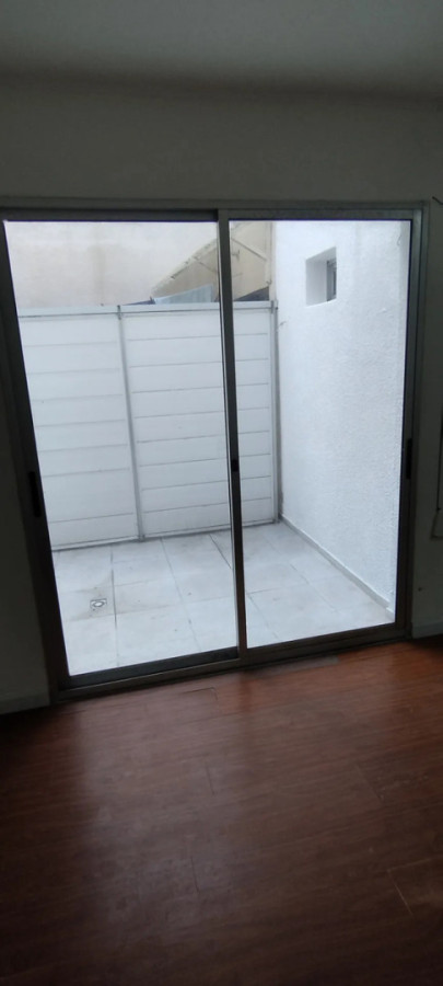 Alquiler Monoambiente Planta Baja Patio Pequeño En Aguada · Foto 9