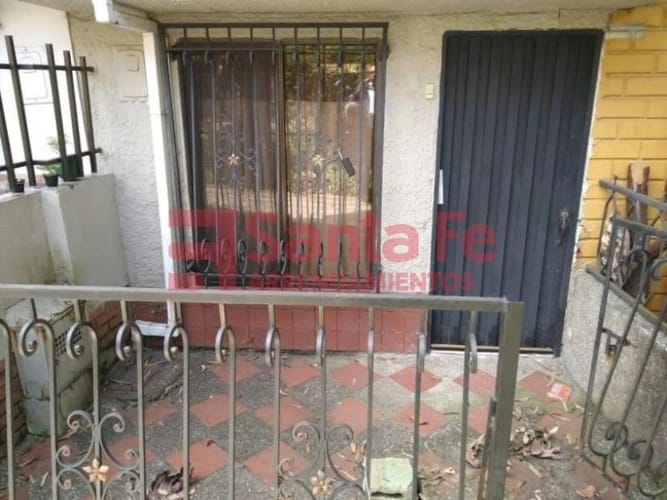 Casa de 2 alcobas en venta en Centro, La Estrella, 75 m² · foto 2 de 10