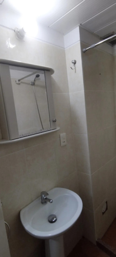 Alquiler Monoambiente Planta Baja Patio Pequeño En Aguada · Foto 12