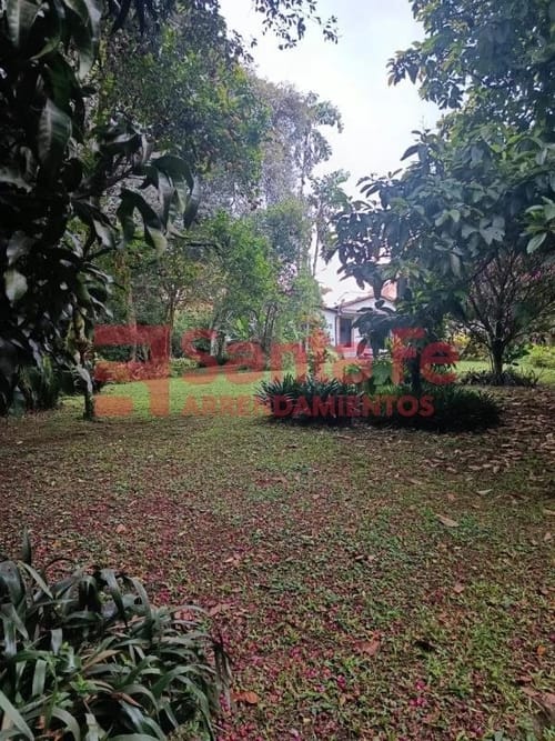 Casa de 3 alcobas en venta en Centro, La Estrella, 270 m² · foto 3 de 10
