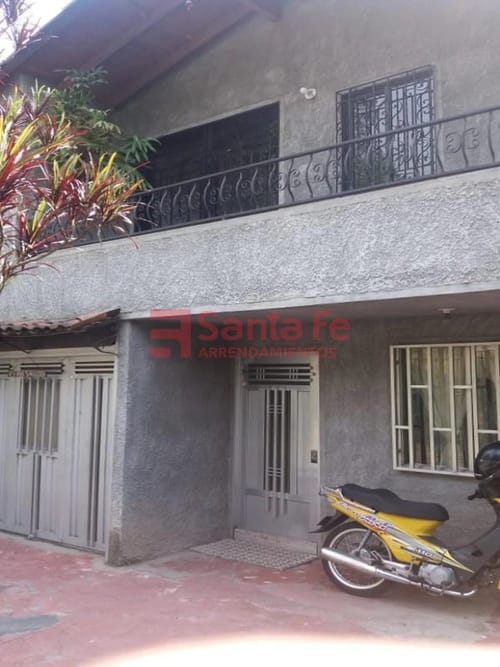 Casa de 2 alcobas en venta en Centro, La Estrella, 360 m² · foto 3 de 7