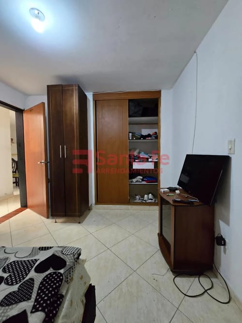 Casa de 10 alcobas en venta en Las Palmas, Medellín, 402 m² · foto 3 de 10